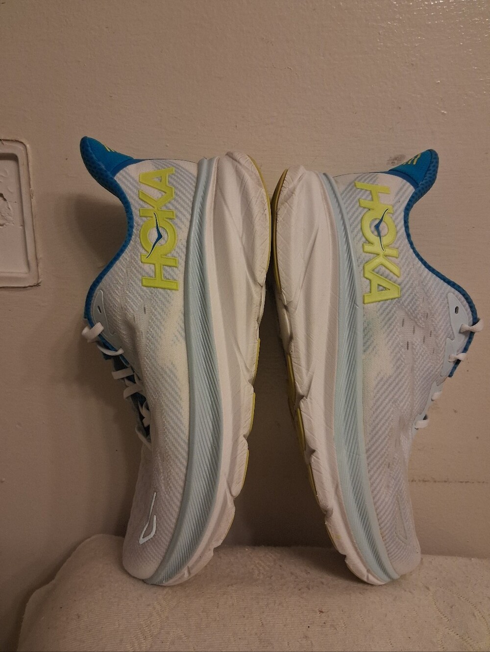 Mens HOKA M Clifton 9 Road-Running Shoes in White with Blue & Yellow Size 12D